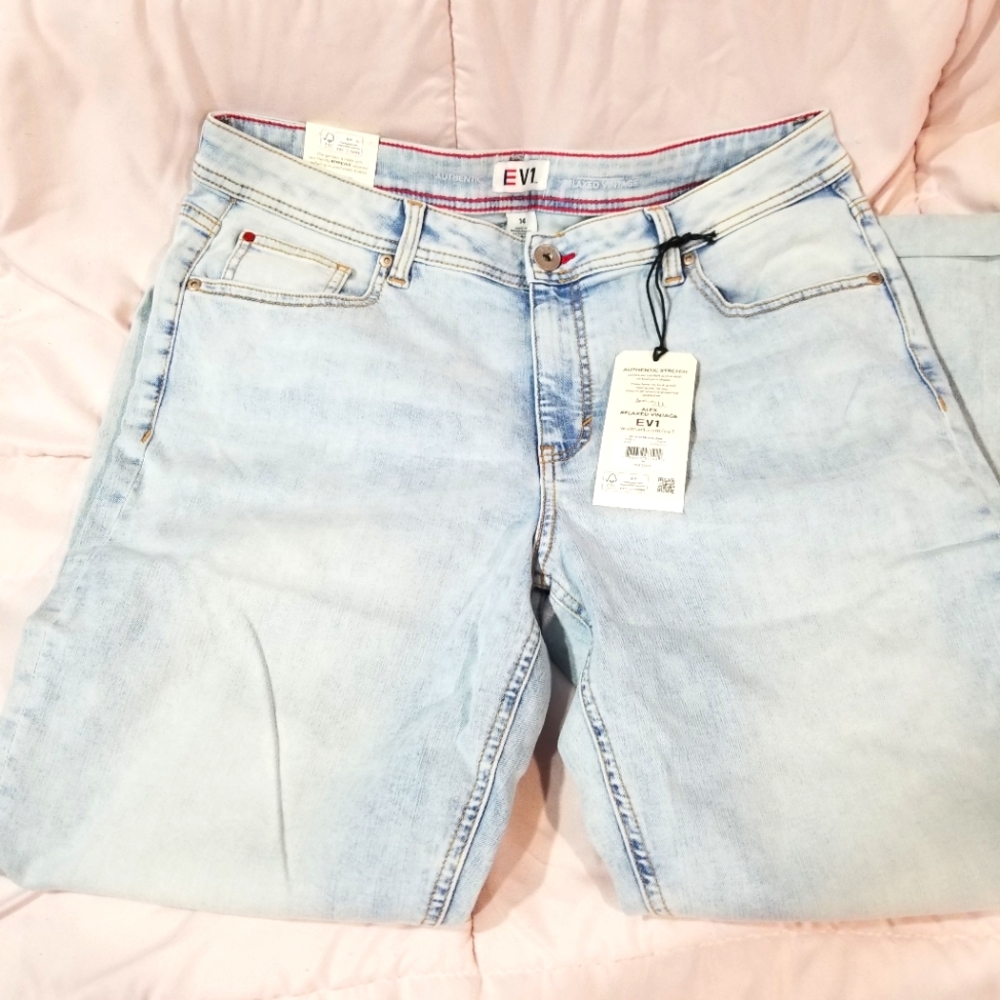 Women's Jeans